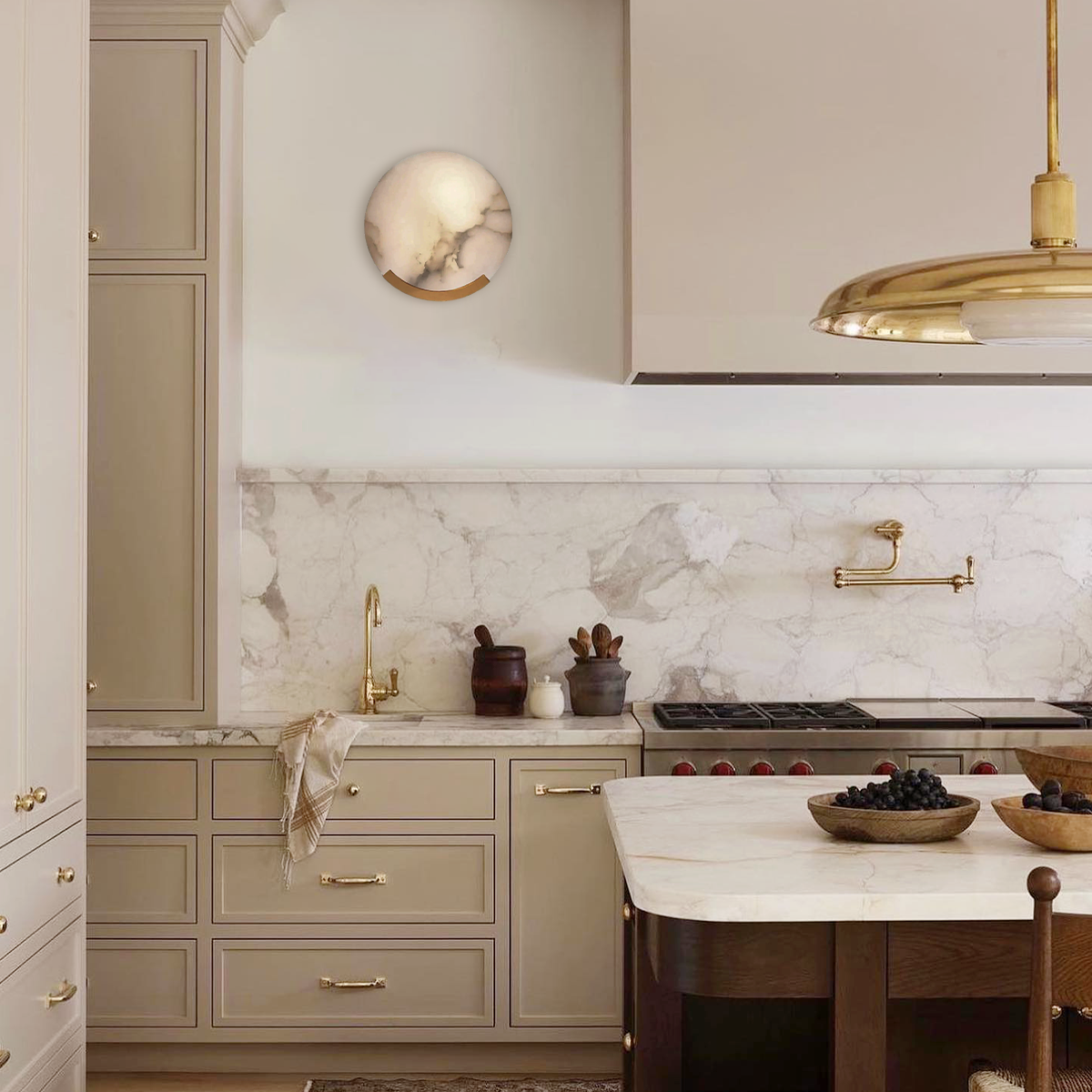 Cairo Alabaster Round Plate Wall Sconce