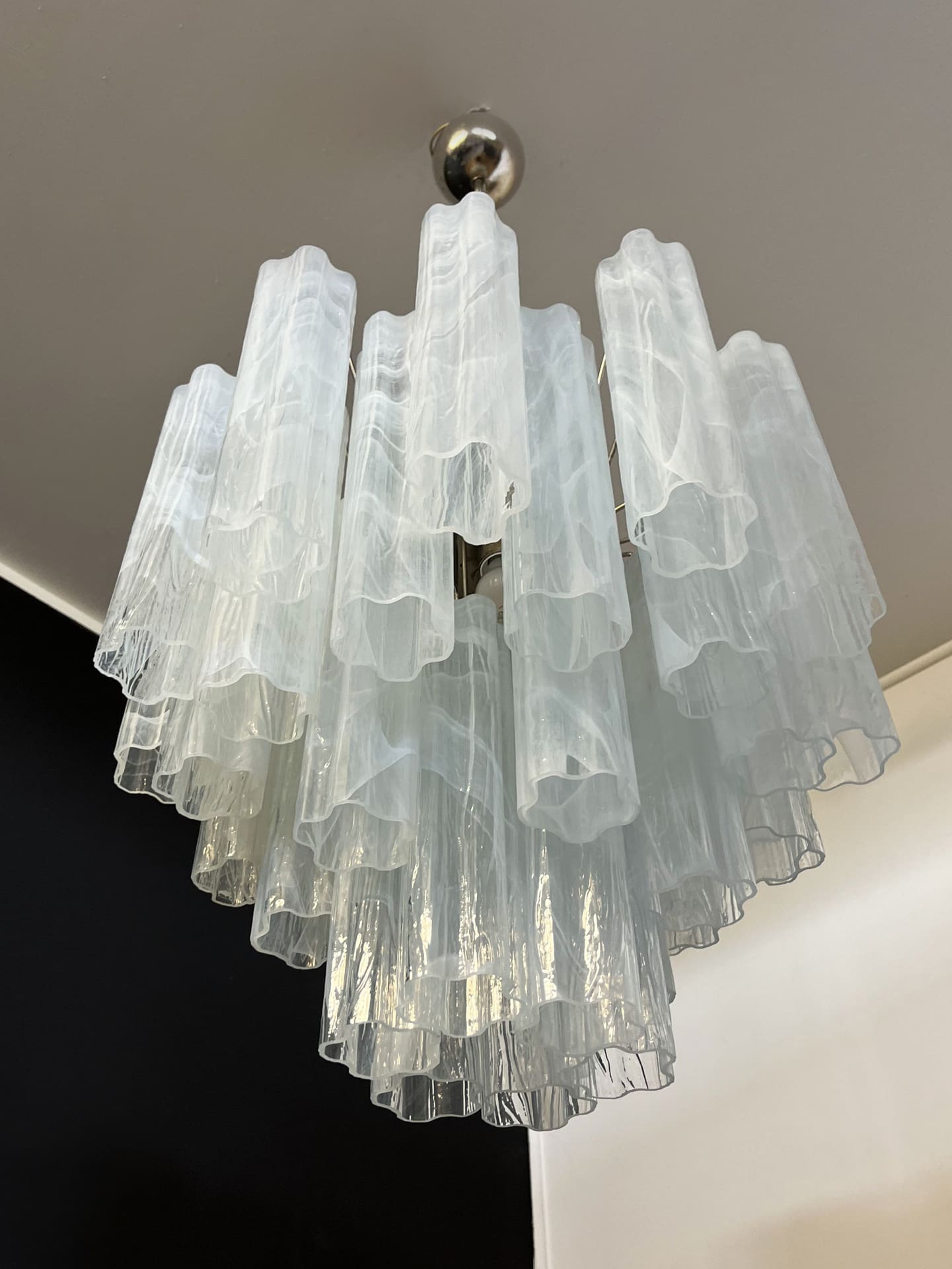 Murano Chandelier – 36 tubes – Alabaster white